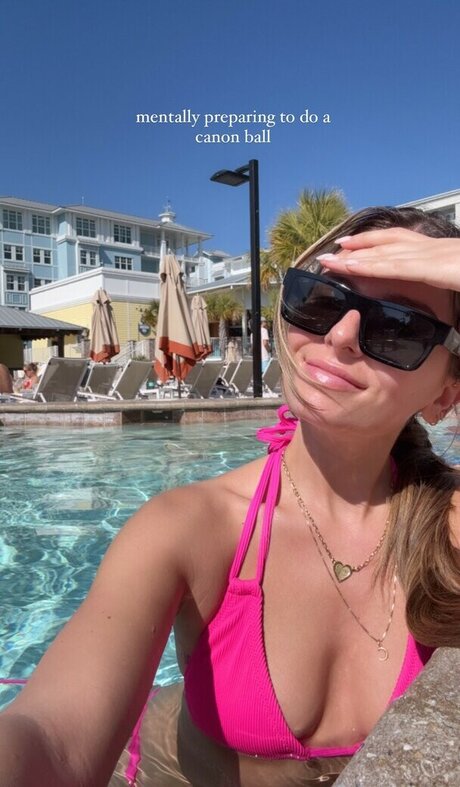 Carla Bezanson ポルノスター 独占 写真