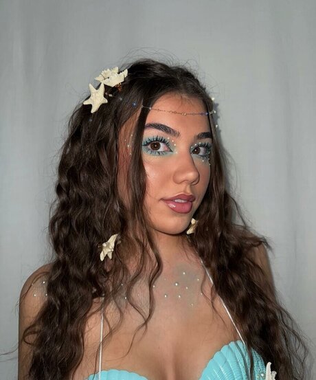 Megmuise ポルノスター ヌード 写真