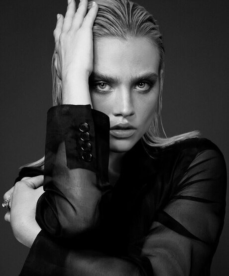 Maddie Hasson 美しいモデル 写真