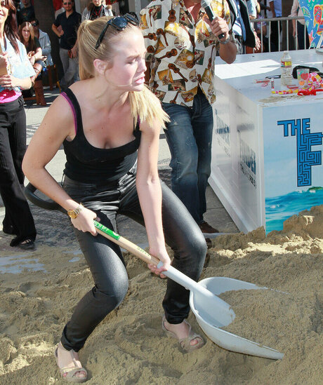 Maddie Hasson プロフィール写真