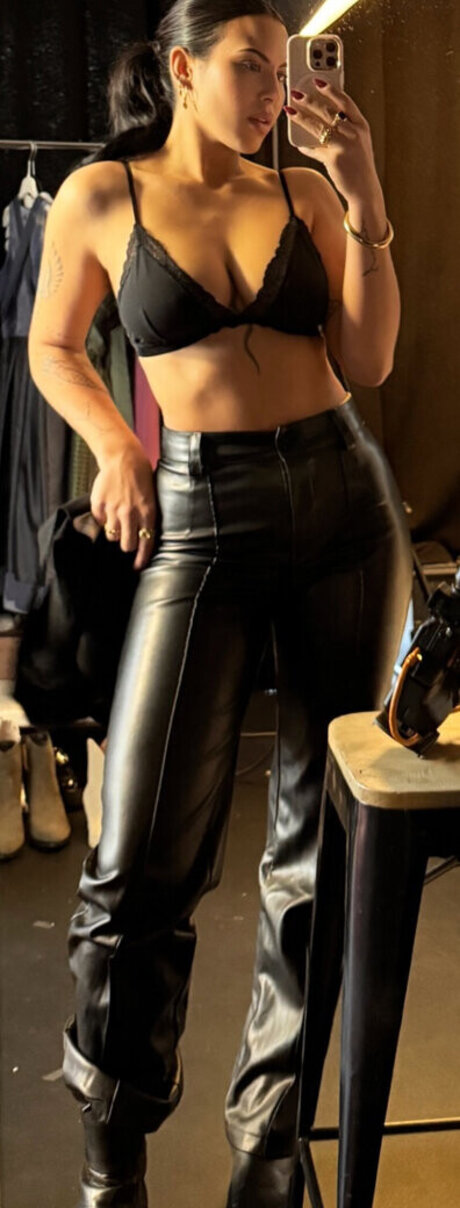 2人のオンリーファンズ 美しいxxx 写真