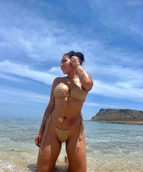 肉厚熟女オンリーファンズ ヌード 画像