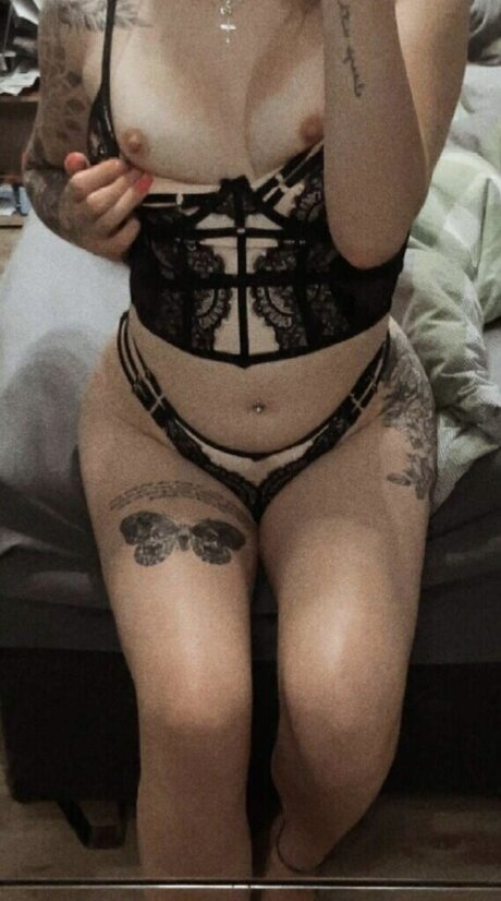 軍事オンリーファンズ アートxxx 写真