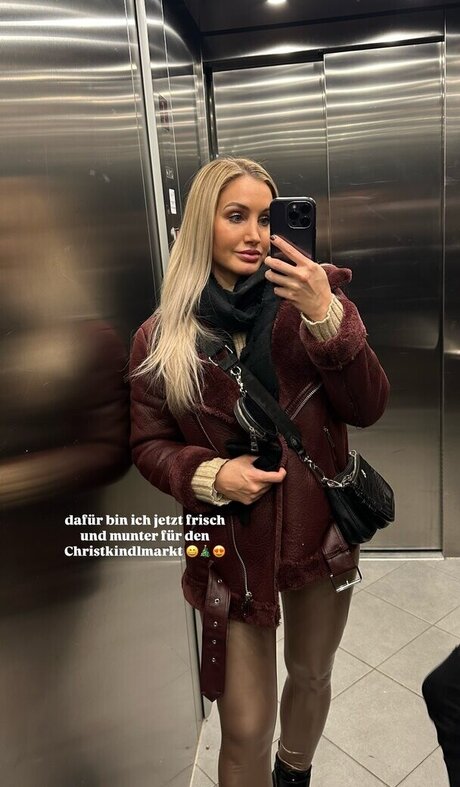 指マン 潮吹き オンリーファンズ 素敵 写真