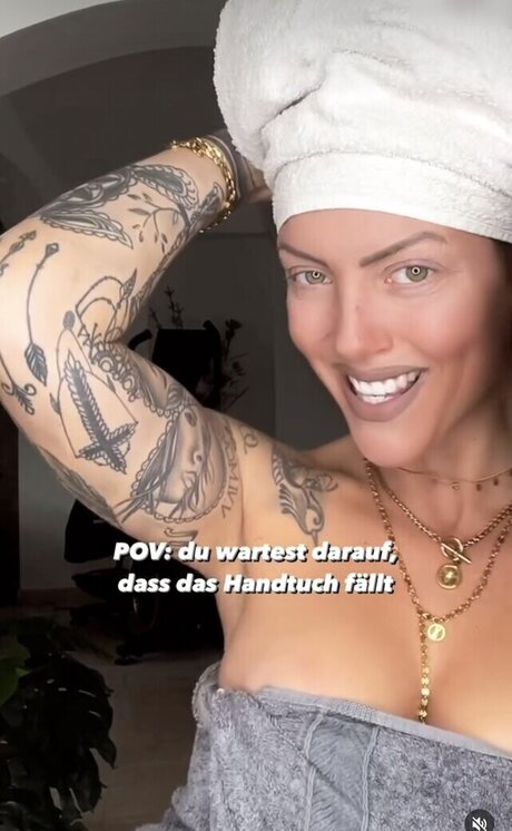 ニューハーフが男とセックスするオンリーファンズ ヌード ギャラリー