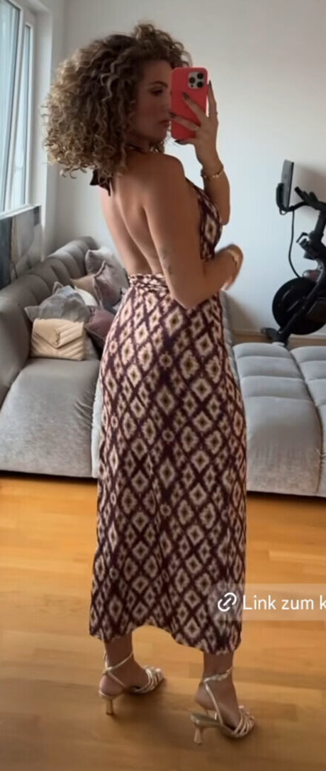 曲線美のランジェリーオンリーファンズ パーフェクト 写真