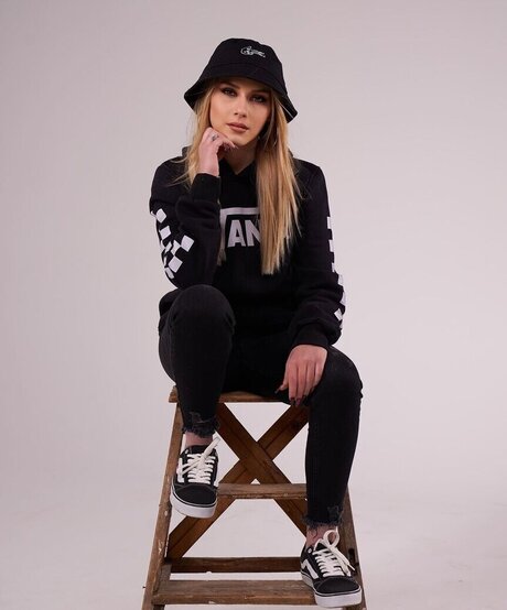 軍事オンリーファンズ HD ギャラリー