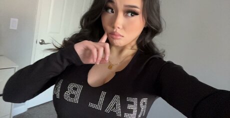 Katelyn Young アダルトモデル 画像