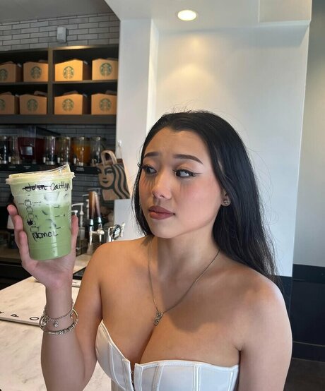 Katelyn Young ポルノスター 無料 アーカイブ