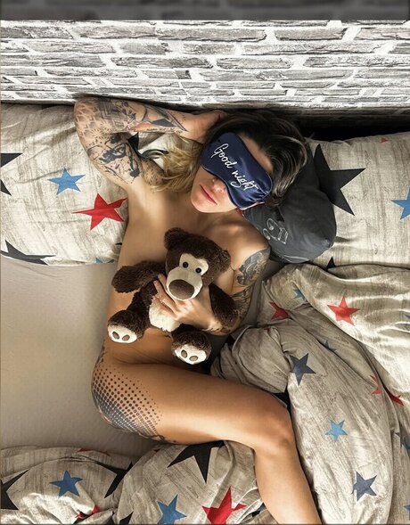 Regina Labajova ポルノスター HD ギャラリー