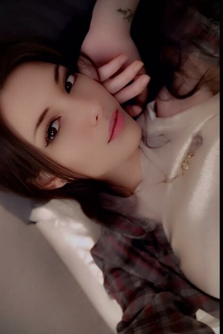 キティ・ウェット・オンリーファンズ アダルト無料 画像