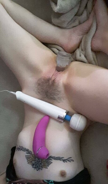 オタクプリンセスオンリーファンズ セクシーヌード 画像