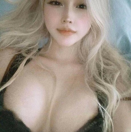 Globoib Hotvirgin ヌードモデル 写真