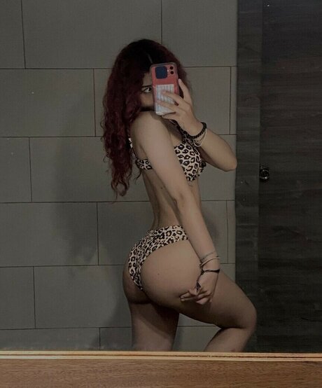 肉厚熟女オンリーファンズ アートヌード 写真