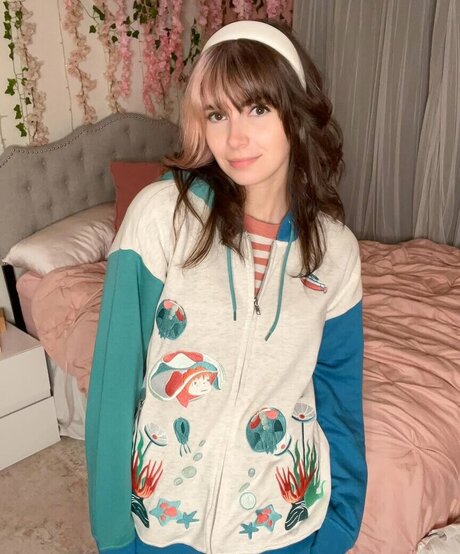 レズビアンマッサージオンリーファンズ セクシーヌード 写真