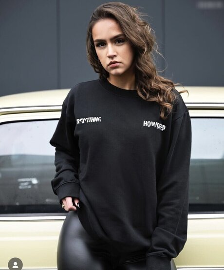 巨乳の熟女オンリーファンズ セクシーxxx 写真