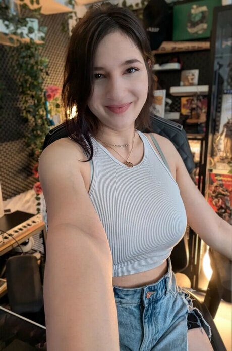 Haselnuuuss 裸モデル 画像