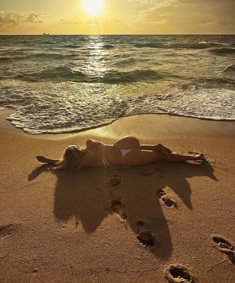 巨尻熟女オンリーファンズ 無料裸 ギャラリー