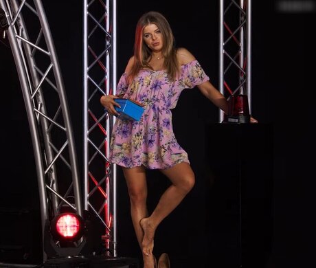 裸の女の子オンリーファンズ アートヌード 写真