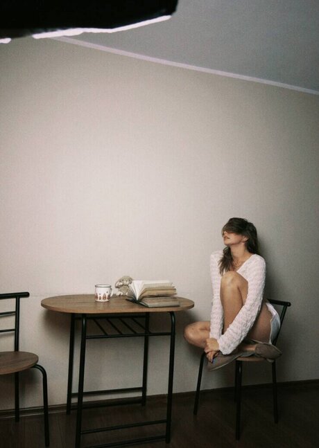 毛深いラテン系オンリーファンズ アダルト 写真