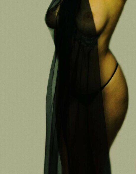 yulkachash スター 裸 ギャラリー