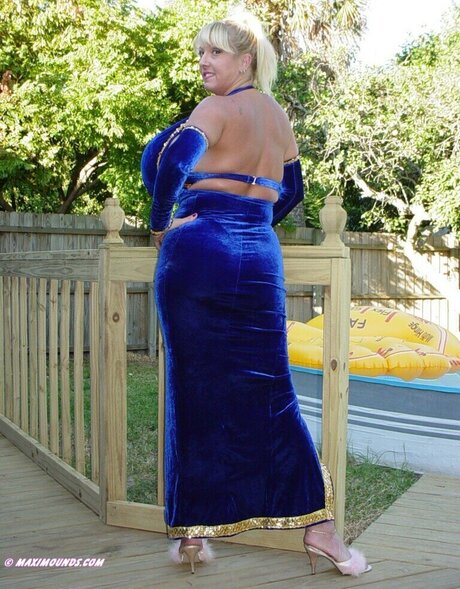 Maxi Mounds ポルノモデル 写真