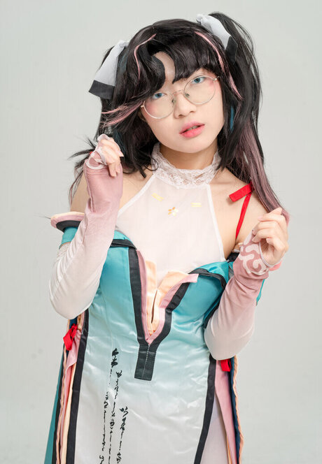 me pege7 アダルトスター 写真