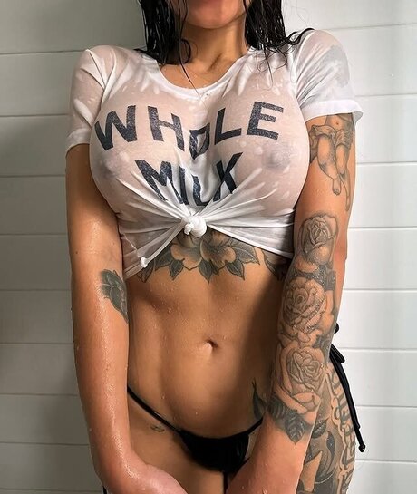 Breezyfoxx ポルノ女優 写真