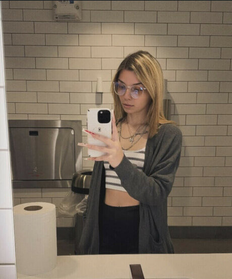 Babygirl country トップ女優 写真