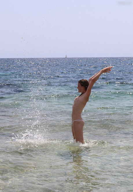 黒檀の熟女オンリーファンズ エロ 写真