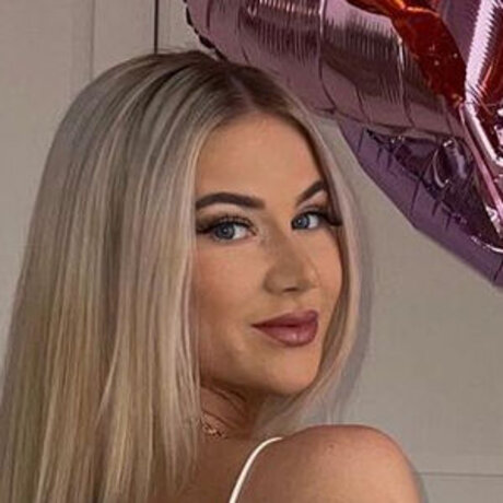 Alina Ristenpart 独占モデル 画像