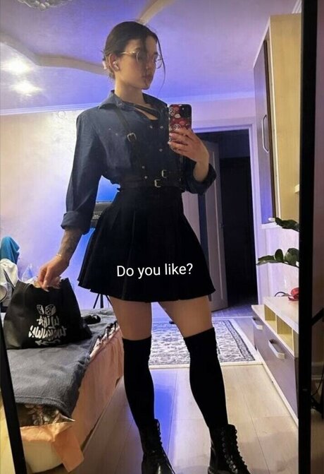 肉厚熟女オンリーファンズ ヌード 画像