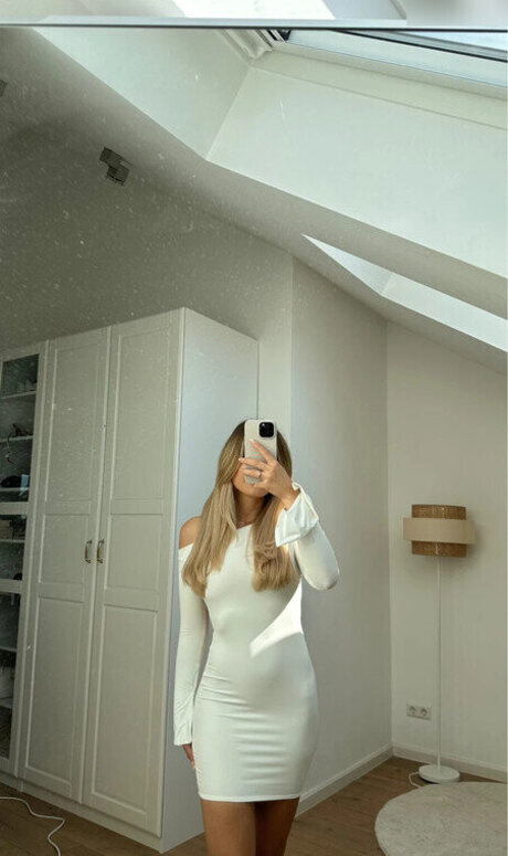 Doreen Petrova アートモデル 写真