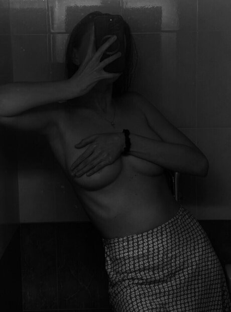 Yapishukino エロティックなポルノスター 写真