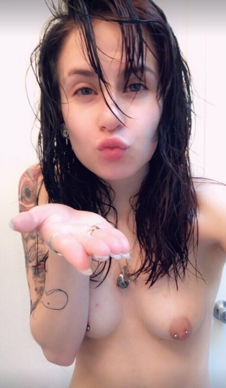 Satans bountryhunter 裸のスター 画像