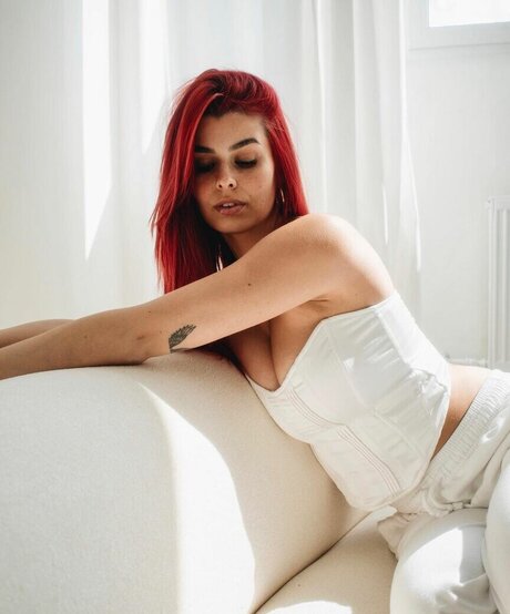 軍事オンリーファンズ ホットxxx 画像