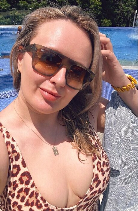 セクシーな妻オンリーファンズ ポルノ 画像