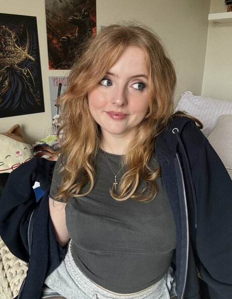 Krysttl 完璧なポルノスター 画像