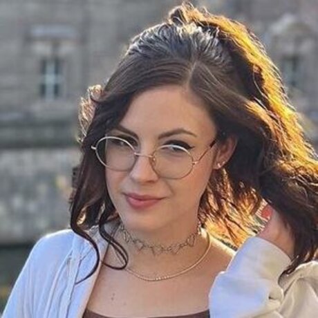 老母オンリーファン ホット裸 写真