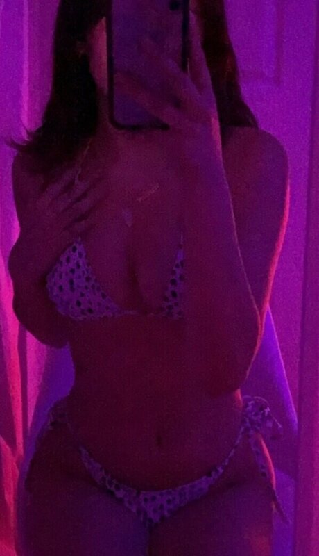 Emilykr0pp 写真集