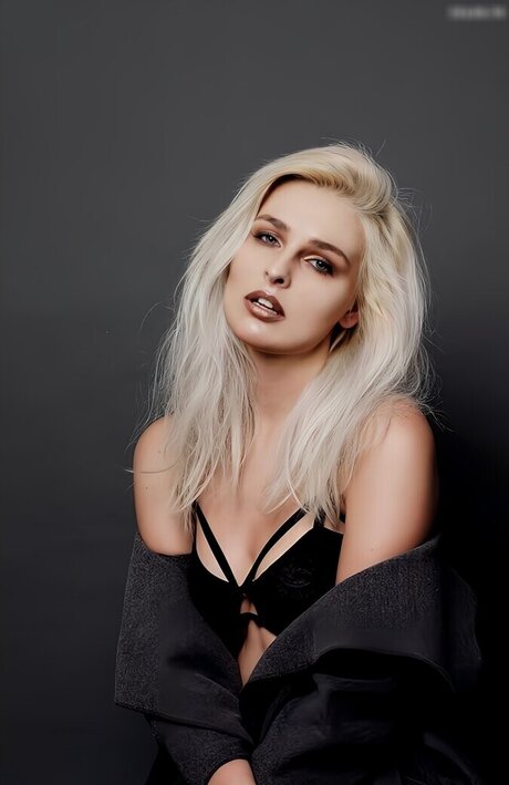 Jana Riva エロティックなスター ギャラリー