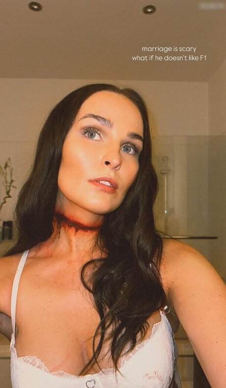 ランジェリーヌードオンリーファンズ 無料 ギャラリー