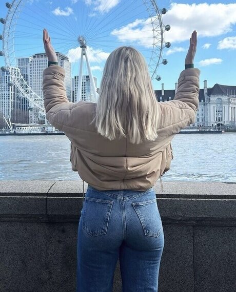 Jana Riva アダルトスター 写真