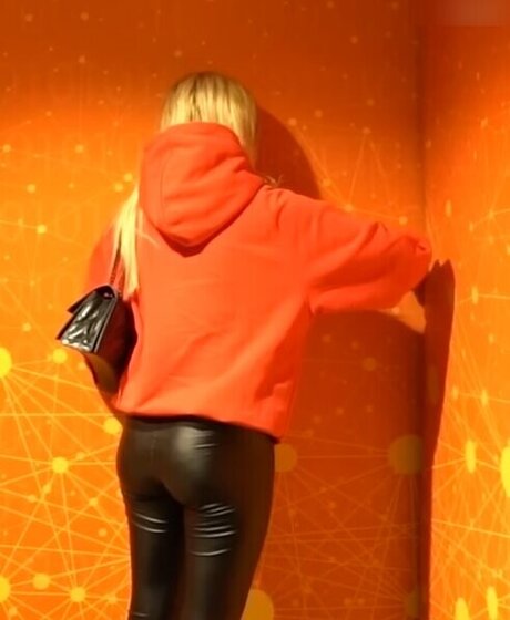 かわいいブロンドのオンリーファンズ 可愛い 写真