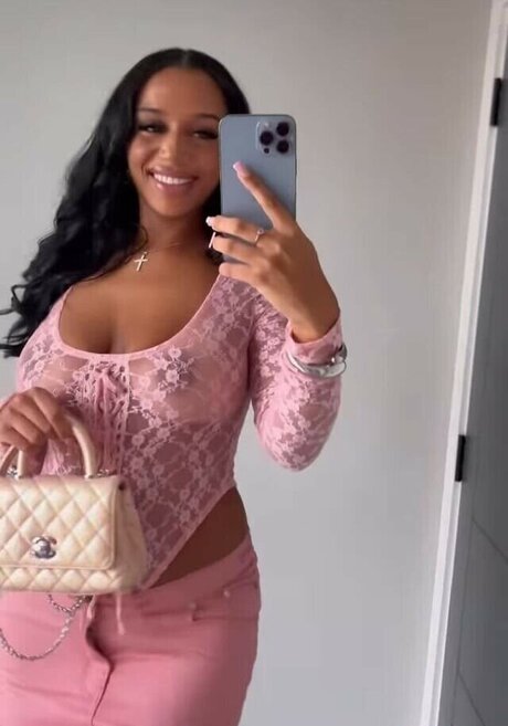 ジンジャーティーンオンリーファンズ セクシーヌード 写真