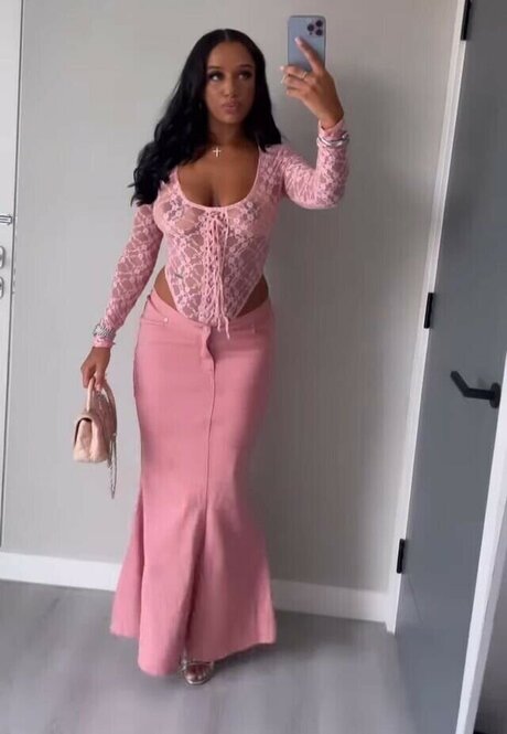 ストリップショー オンリーファンズ ベスト 写真