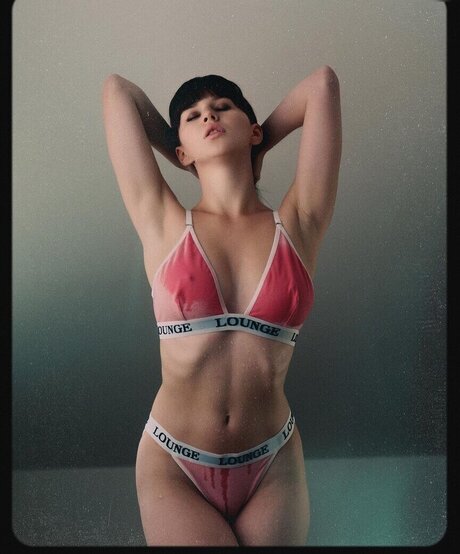 Sophie N ther ポルノスター エロティック 画像