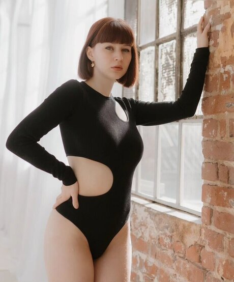 熟女のおっぱいオンリーファンズ アート裸 画像