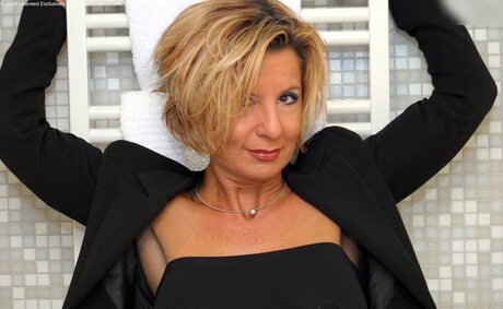 日本の熟女オンリーファンズ 限定 アーカイブ