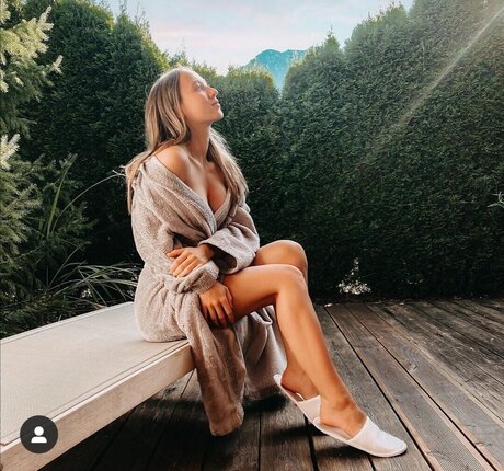 アラブの女の子オンリーファンズ 美しい 画像